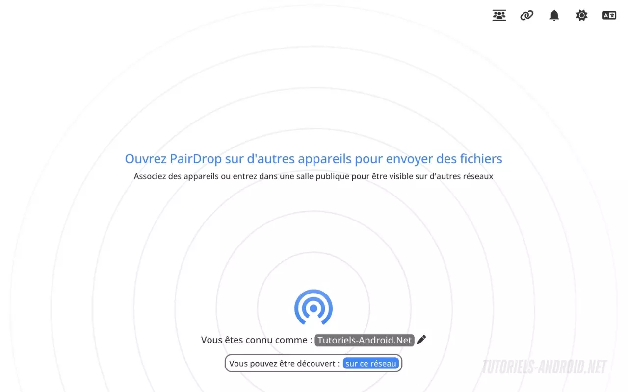 PairDrop : la méthode simple que j’adopte pour partager mes fichiers partout 2 Image montrant l'interface du site PairDrop avec un message d'invitation pour la connexion des autres appareils au même réseau