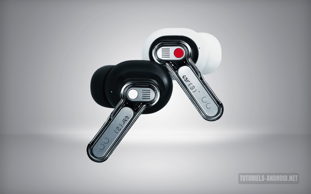 Nothing Ear 3 intègre des microphones dans son boîtier de charge 2 Nothing Ear 3 blanc en dehors du boîtier, design élégant et compact